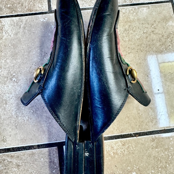 Gucci Black Leather Floral Embroidered Women's Loafers - Picture 3 of 7